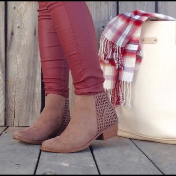 New! LAST PAIR!! Nutmeg Brown Bootie With Zipper - Picture 2 of 8